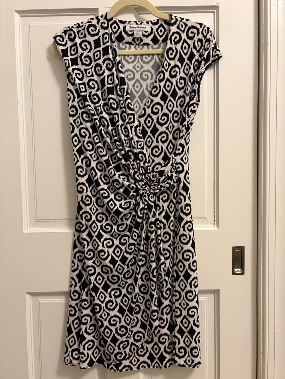 Tommy Bahama black and white wrap dress size small